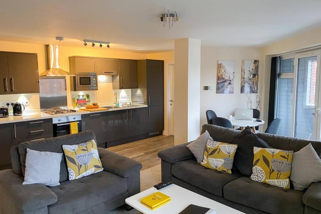 13 The Grosvenor, Luxury Flat, Central Newmarket, นิวมาร์เก็ต ภายนอก รูปภาพ